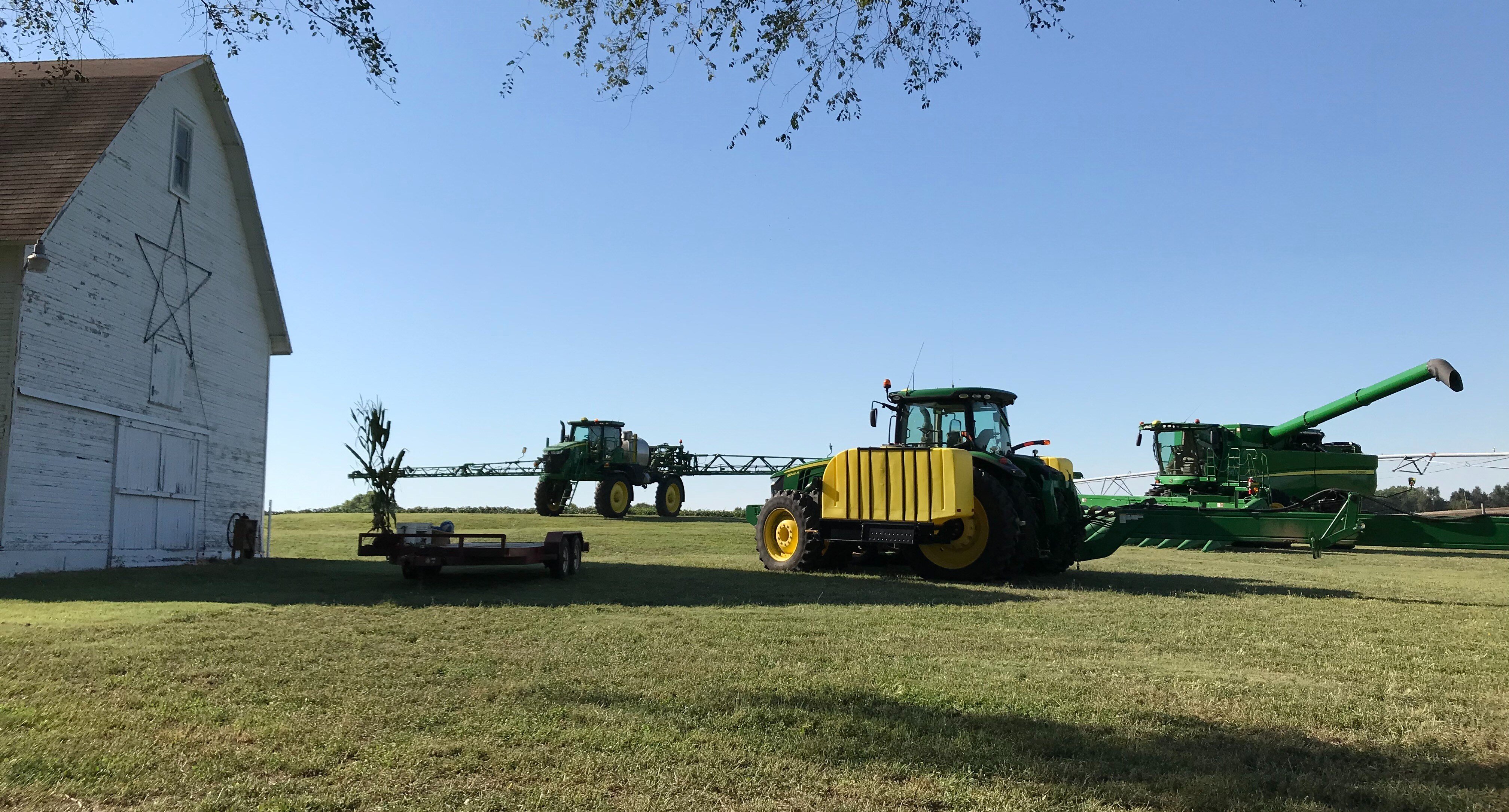 tractor-farm-barn